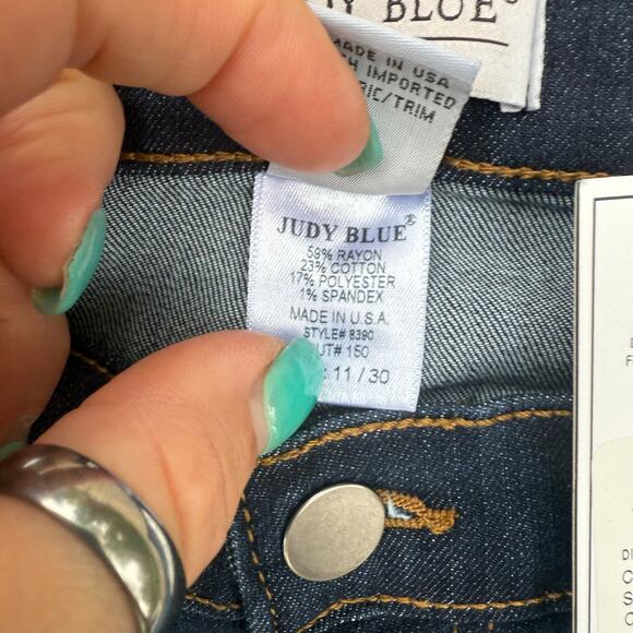 Judy Blue Handsand Dark Blue Rayon Skinny Jeans 8390 NWT Size 11/30 - Picture 4 of 9